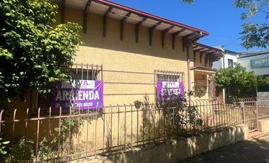 VENDEMOS AMPLIA CASA EN 1 ORIENTE ENTRE 5 Y 6 NORTE