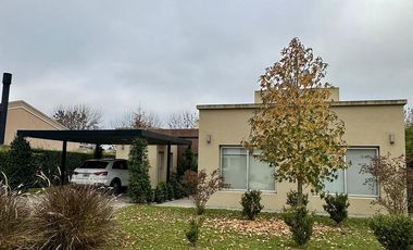 Alquiler - Casa en Country Barrancas de Iraola