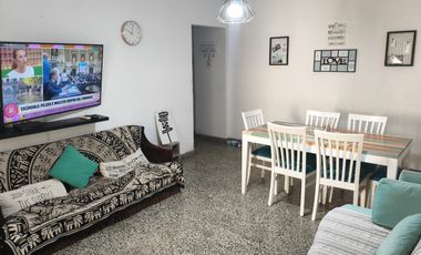 Departamento tres ambientes en Loria 185 , a 200 mts. de la estación de FFGR