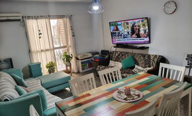 Departamento tres ambientes en Loria 185 , a 200 mts. de la estación de FFGR