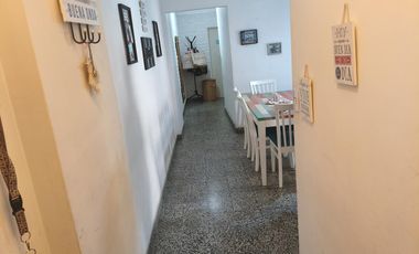 Departamento tres ambientes en Loria 185 , a 200 mts. de la estación de FFGR