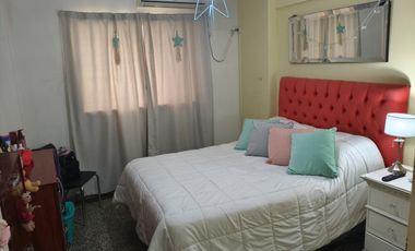Departamento tres ambientes en Loria 185 , a 200 mts. de la estación de FFGR
