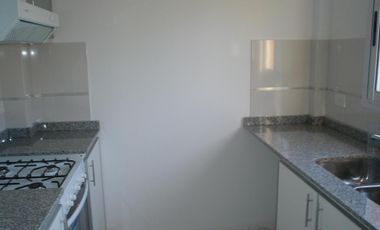 Departamento 2 ambientes con cochera en edificio nuevo