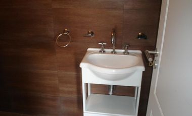 Departamento 2 ambientes con cochera en edificio nuevo