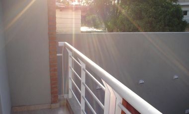 Departamento 2 ambientes con cochera en edificio nuevo
