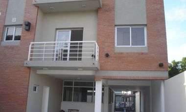 Departamento 2 ambientes con cochera en edificio nuevo