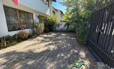 CASA EN VENTA DE 5 DORM. EN TALCA