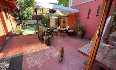 CASA EN VENTA DE 5 DORM. EN TALCA