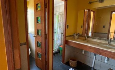 CASA EN VENTA DE 5 DORM. EN TALCA