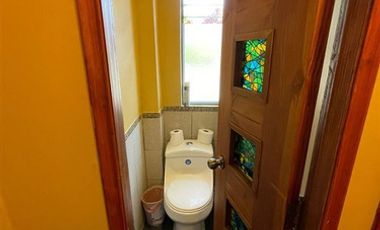 CASA EN VENTA DE 5 DORM. EN TALCA