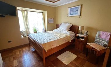 CASA EN VENTA DE 5 DORM. EN TALCA