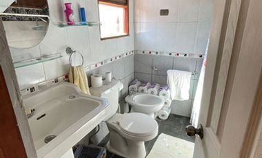 CASA EN VENTA DE 5 DORM. EN TALCA