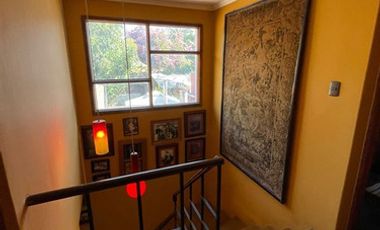 CASA EN VENTA DE 5 DORM. EN TALCA
