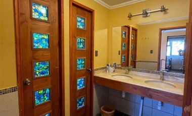 CASA EN VENTA DE 5 DORM. EN TALCA