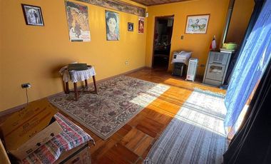 CASA EN VENTA DE 5 DORM. EN TALCA
