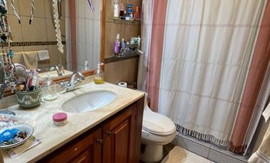 CASA EN VENTA DE 5 DORM. EN TALCA
