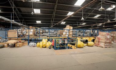 PROPIEDAD INDUSTRIAL CON BOEGAS / AV. MARATHON / MACUL