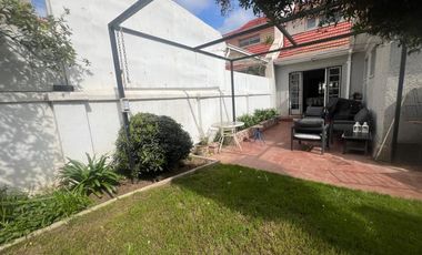 CASA EN PASAJE MIRAFLORES SECTOR SPORTING