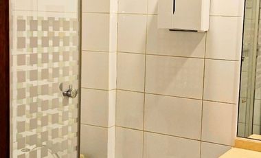 METRO PEDRO DE VALDIVIA / ANDRÉS BELLO