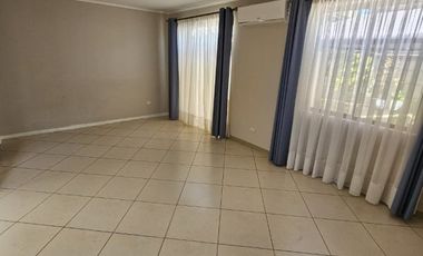 SE VENDE CASA EN VALLES DEL COUNTRY