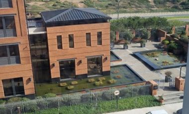 ARRIENDO OF. COMERCIAL OPEN MONTEMAR 1RECEPCION+1OF+1B+1EST.