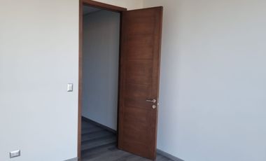 ARRIENDO OF. COMERCIAL OPEN MONTEMAR 1RECEPCION+1OF+1B+1EST.