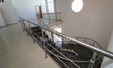 Las Fuentes: Magnifica área para oficinas, con excelente ubicación e iluminación