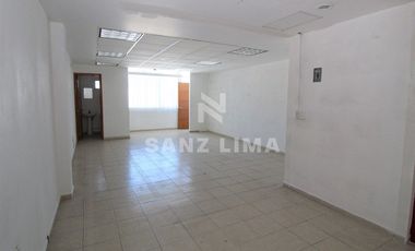 Las Fuentes: Magnifica área para oficinas, con excelente ubicación e iluminación