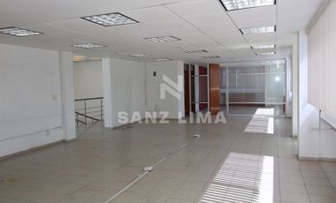 Las Fuentes: Magnifica área para oficinas, con excelente ubicación e iluminación