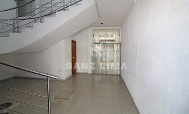 Las Fuentes: Magnifica área para oficinas, con excelente ubicación e iluminación