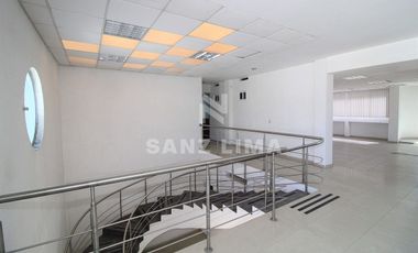 Las Fuentes: Magnifica área para oficinas, con excelente ubicación e iluminación