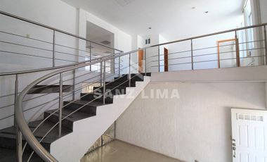 Las Fuentes: Magnifica área para oficinas, con excelente ubicación e iluminación