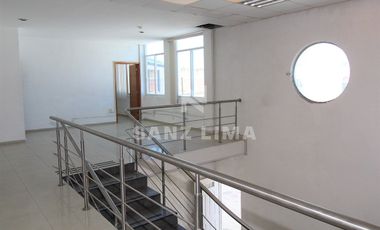 Las Fuentes: Magnifica área para oficinas, con excelente ubicación e iluminación