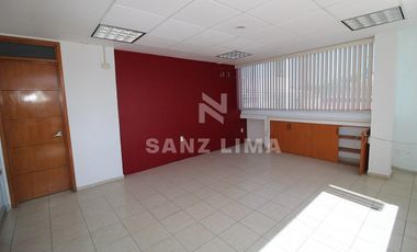 Las Fuentes: Magnifica área para oficinas, con excelente ubicación e iluminación