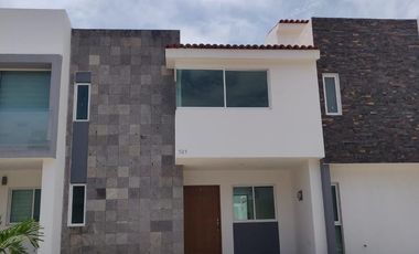 Casa en Venta en Fluvial Vallarta – Residencial Entre Ríos, 4 Recamaras y Excelente Ubicación