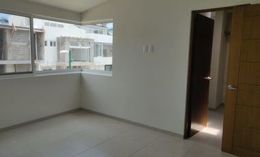 Casa en Venta en Fluvial Vallarta – Residencial Entre Ríos, 4 Recamaras y Excelente Ubicación