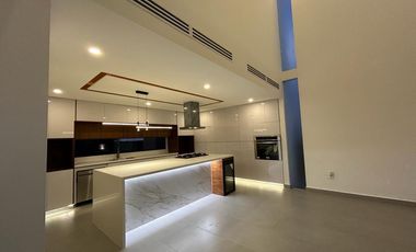 Casa en Venta en Karakal Nuevo Vallarta con roof top y alberca | 4 recamaras con una en planta baja