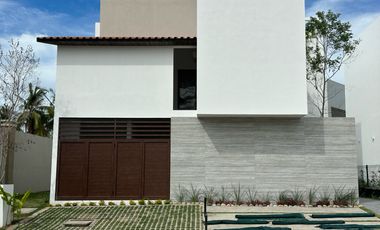 Casa en Venta en Karakal Nuevo Vallarta con roof top y alberca | 4 recamaras con una en planta baja