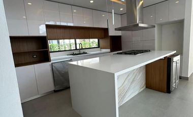 Casa en Venta en Karakal Nuevo Vallarta con roof top y alberca | 4 recamaras con una en planta baja