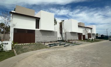 Casa en Venta en Karakal Nuevo Vallarta con roof top y alberca | 4 recamaras con una en planta baja