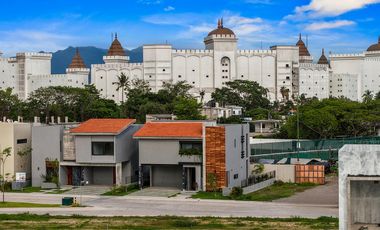 Casa en Venta en Karakal Residencial con Alberca Privada