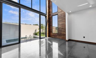 Casa en Venta en Karakal Residencial con Alberca Privada