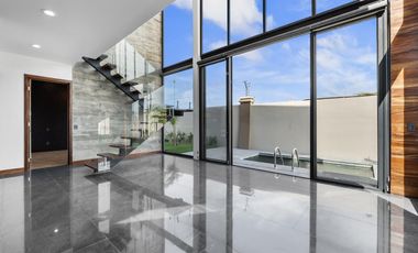 Casa en Venta en Karakal Residencial con Alberca Privada