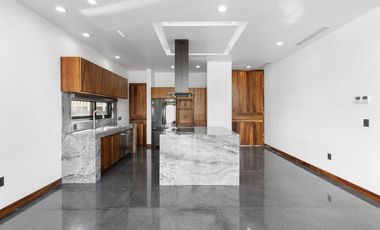 Casa en Venta en Karakal Residencial con Alberca Privada