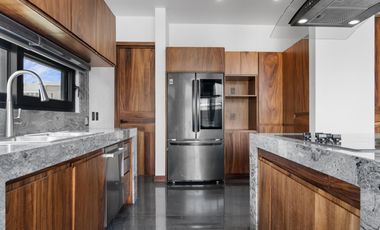 Casa en Venta en Karakal Residencial con Alberca Privada