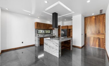 Casa en Venta en Karakal Residencial con Alberca Privada