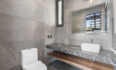 Casa en Venta en Karakal Residencial con Alberca Privada