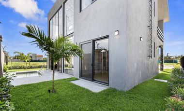 Casa en Venta en Karakal Residencial con Alberca Privada