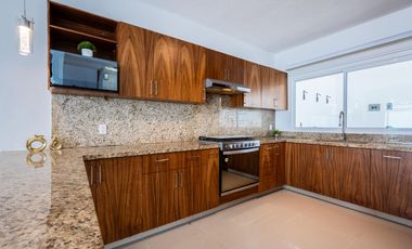 Casa en Venta en Villas Universidad Puerto Vallarta con Alberca Privada y Esquina