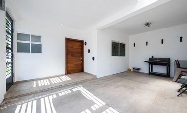 Casa en Venta en Villas Universidad Puerto Vallarta con Alberca Privada y Esquina